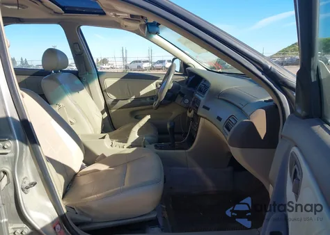 2000 Nissan Altima Gle/Gxe/Se z USA, uszkodzony, nr VIN 1N4DL01AXYC115110